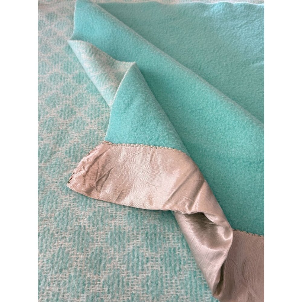 Vintage Mint Green Blue Blanket Throw Acrylic Satin Trim 82 x 72